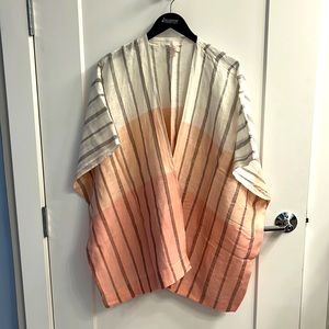 Linen over the shoulder ponco